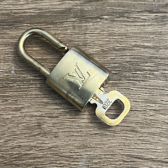LOUIS vuitton brass lockset #320 no3 - Picture 9 of 9